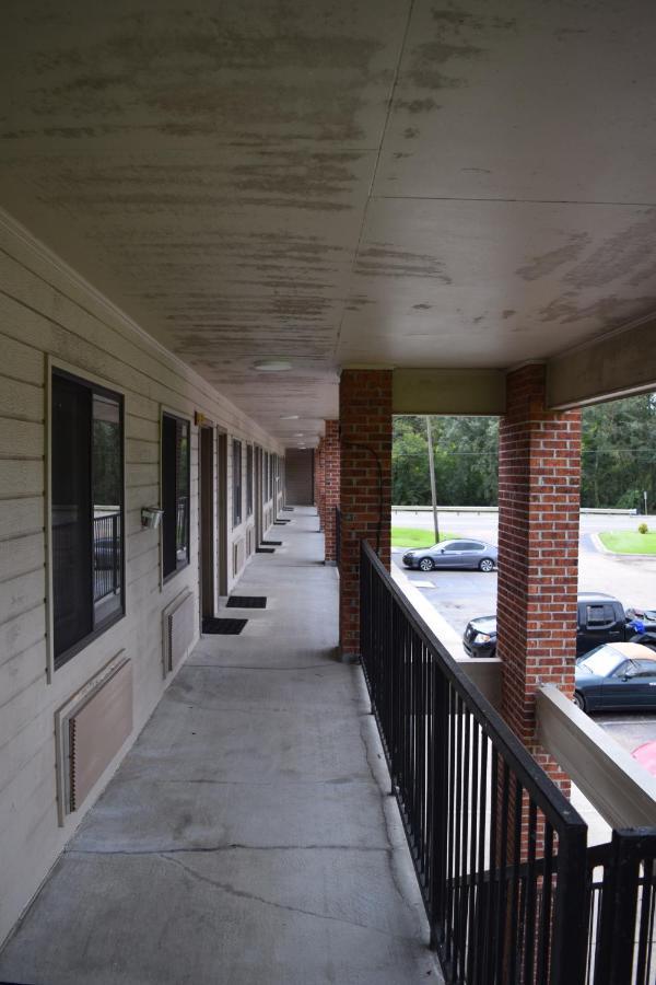 Value Inn - Livonia Exterior photo