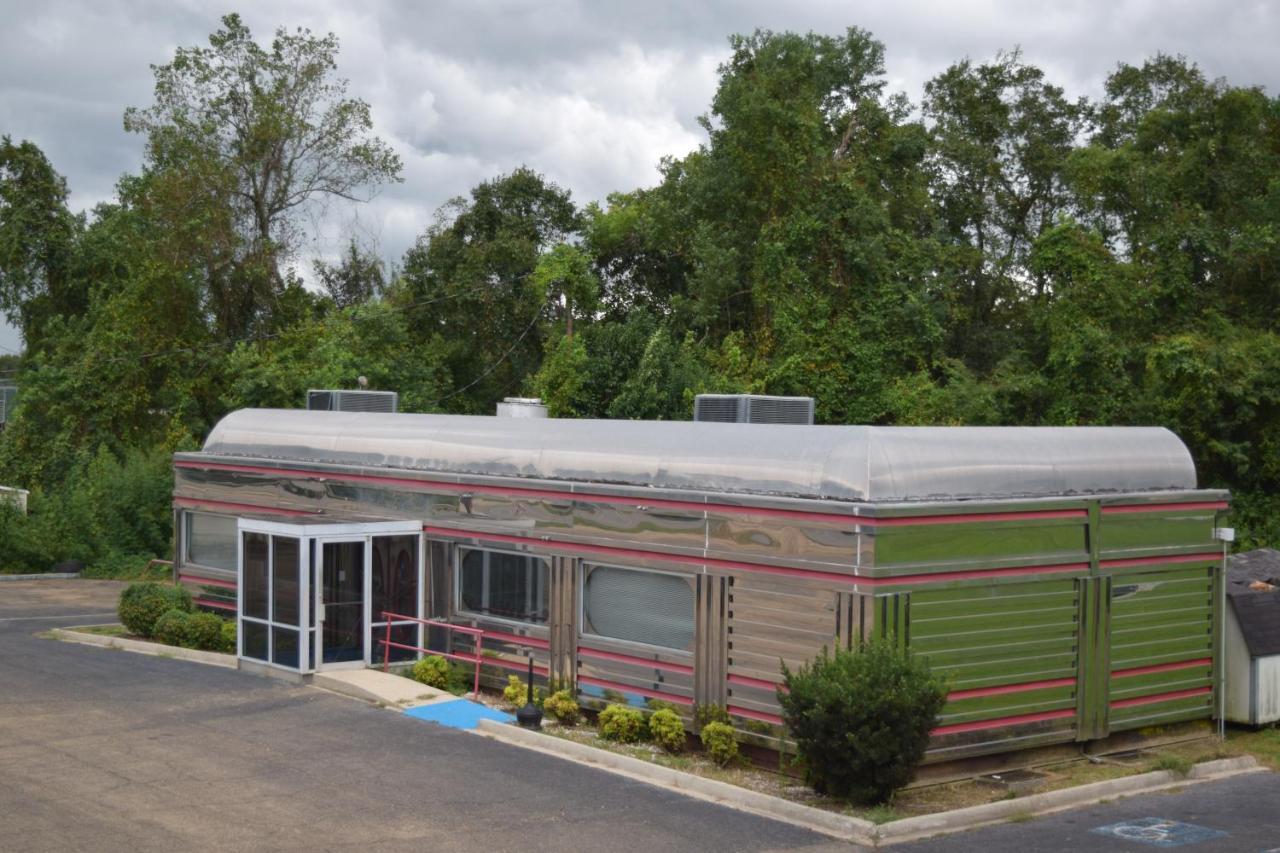 Value Inn - Livonia Exterior photo